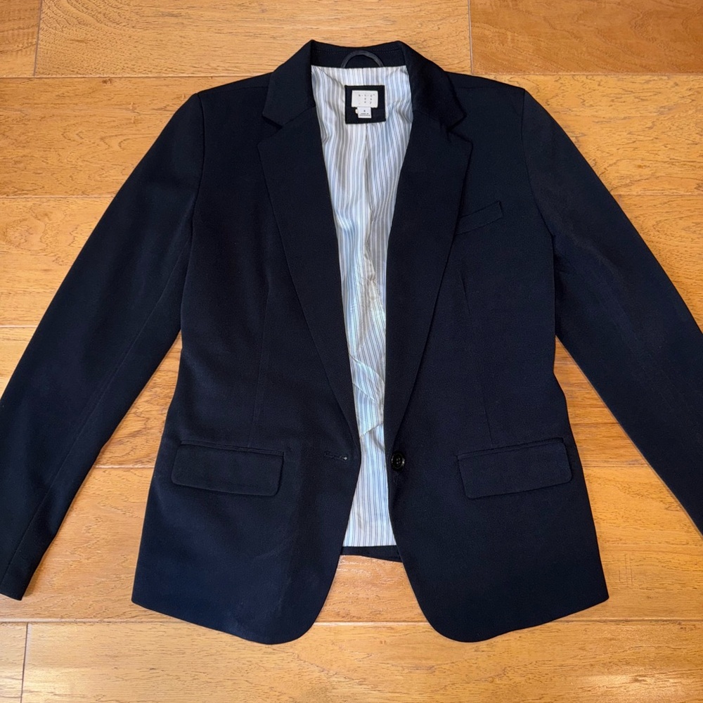 Black One-Button Blazer | Tailored Business Casual Blazer